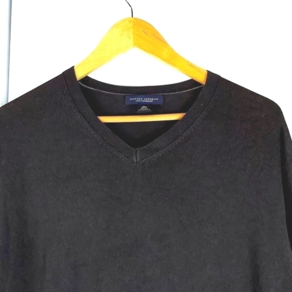 Banana Republic| Mens Black Cashmere/Silk V Neck Soft Neutral Sweater Preppy L